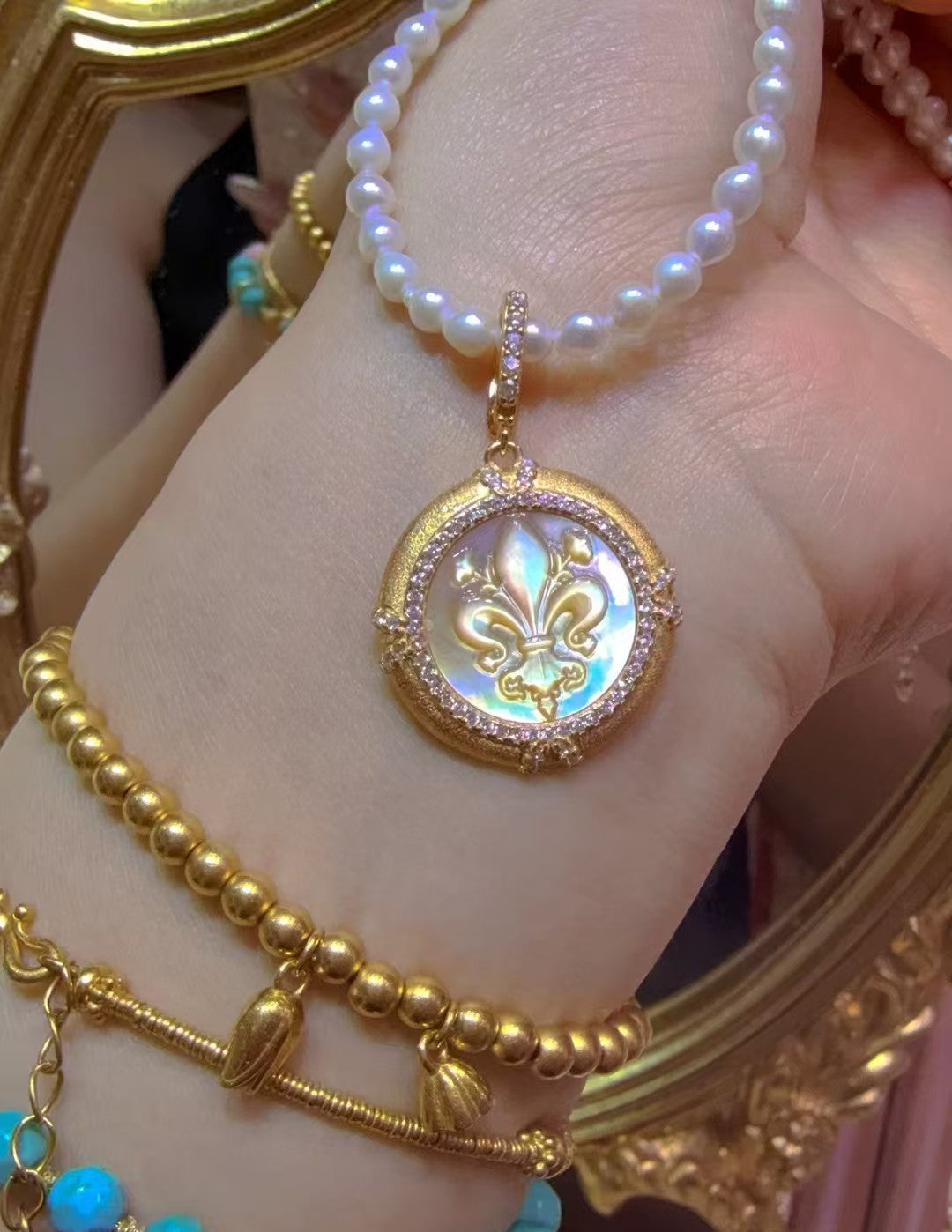 Golden Lip Oyster Iris Motif Cameo Pendant Necklace & Freshwater Pearl Chain | 925 Sterling Silver gold-plated|Bulk Price