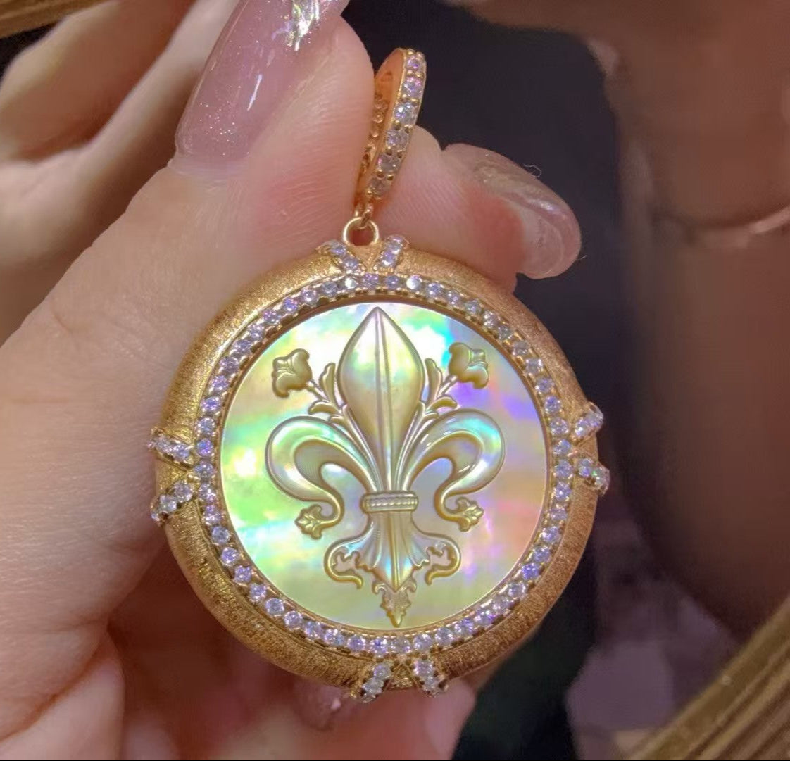 Golden Lip Oyster Iris Motif Cameo Pendant Necklace & Freshwater Pearl Chain | 925 Sterling Silver gold-plated|Bulk Price